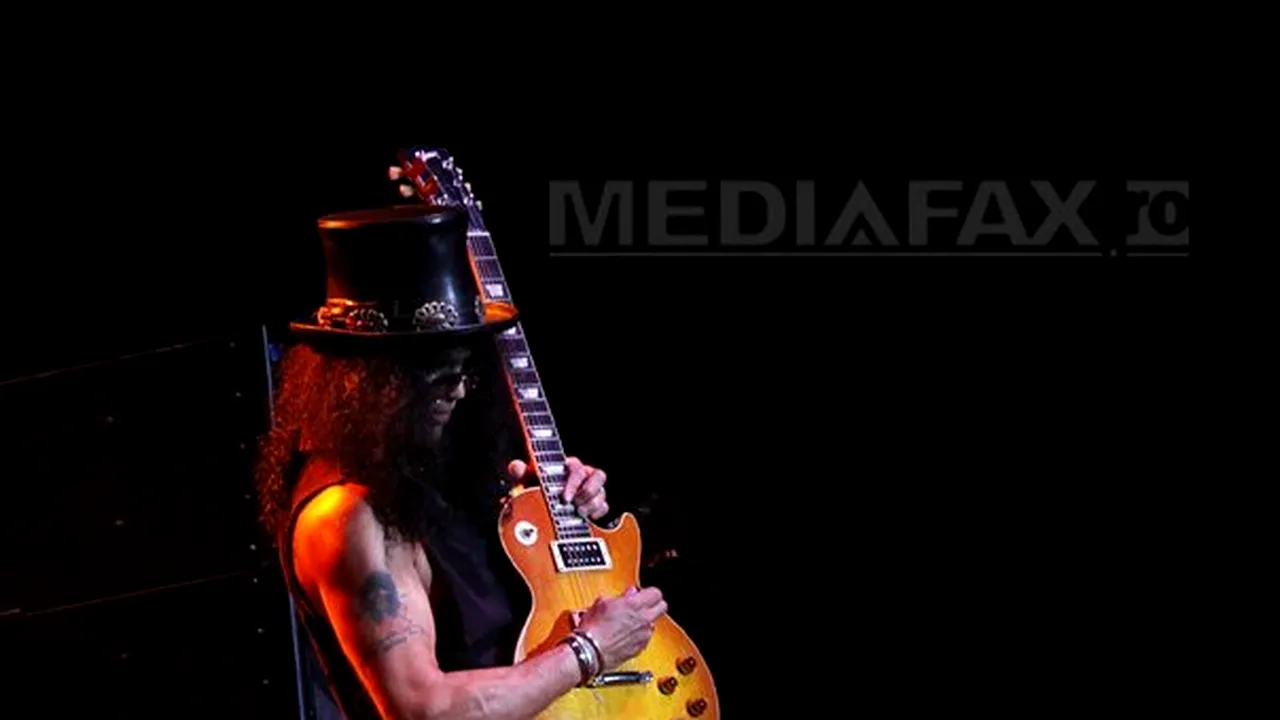 Slash şi soţia lui şi-au reînnoit jurămintele de credinţă la Ibiza