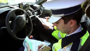 Zeci de permise de conducere, reținute de polițiști în urma unor acțiuni desfășurate în București