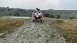 Bărbat înecat în lacul Laguna Albastră, salvat cu ajutorul elicopterului SMURD de la Jibou