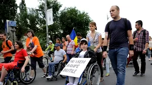 Marş pentru un Bucureşti accesibil pietonilor: 