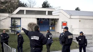 Mai mulţi copii luaţi ostatici la o grădiniţă din Franţa