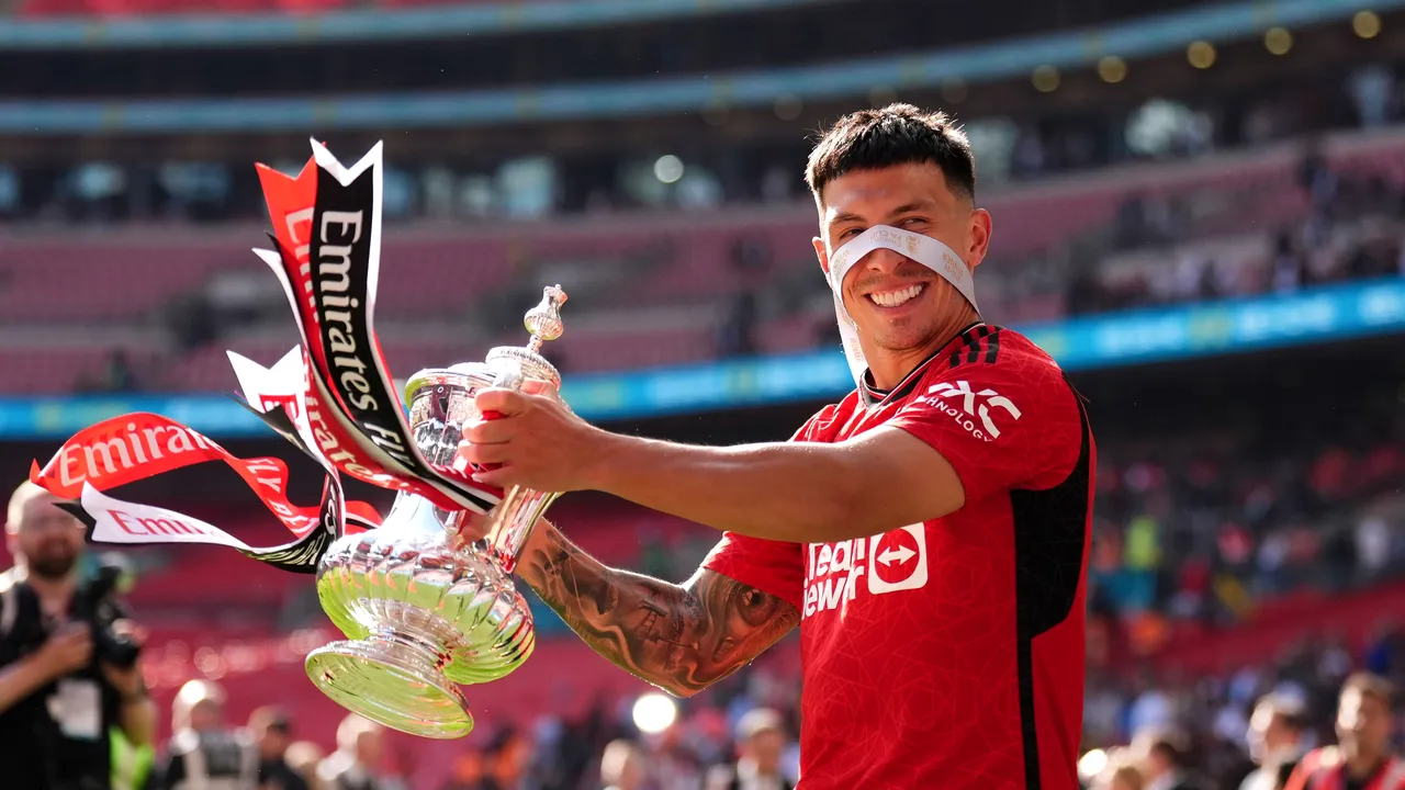 Lisandro Martinez s-a accidentat şi va lipsi „o lungă perioadă de timp”, anunţă Manchester United