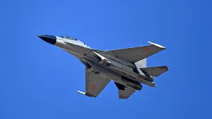 Statele Unite acuză că un avion militar chinez s-a apropiat periculos de o aeronavă americană