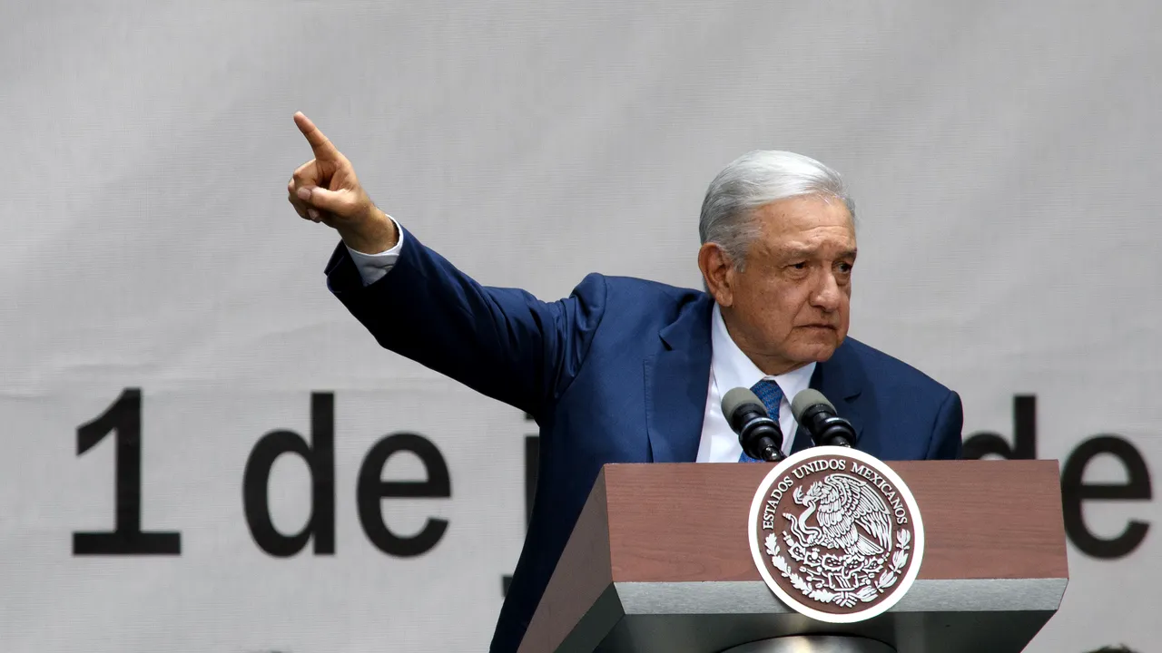 Mexic trimite autobuze pentru migranţi la graniţa cu SUA 