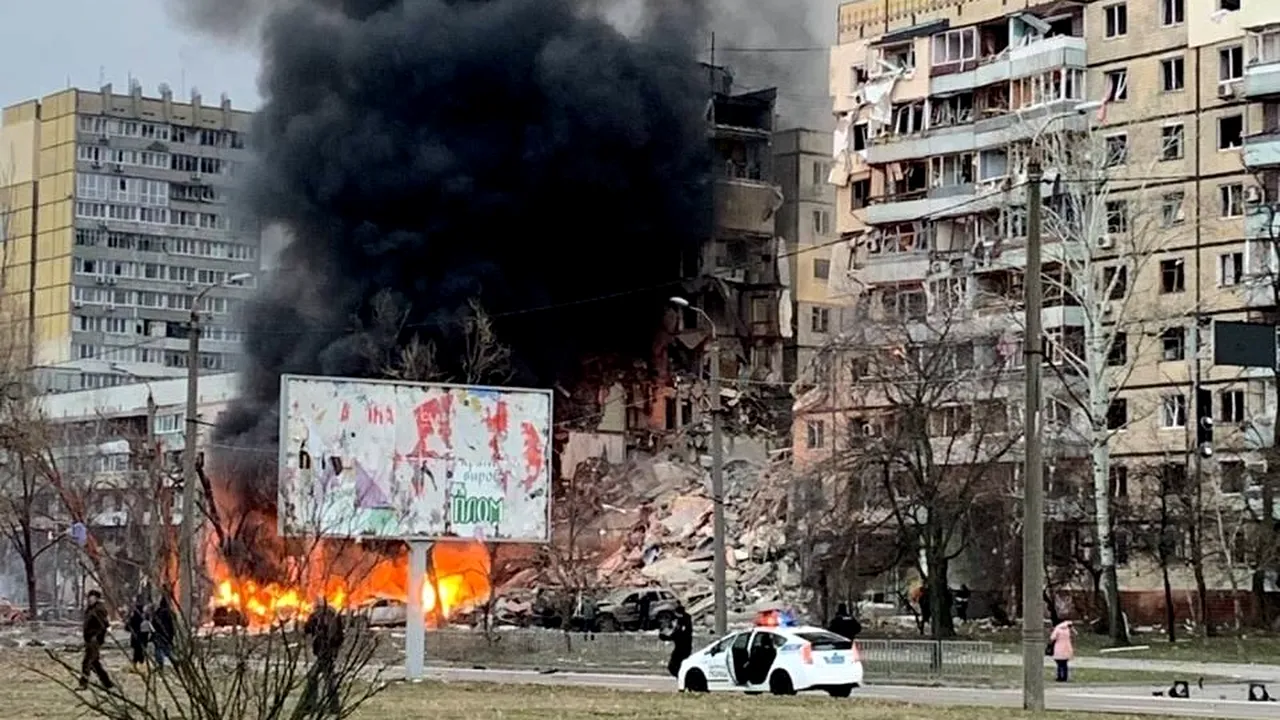 Cinci oameni au murit şi 27 au fost răniţi în urma atacului cu rachete asupra blocului din Dnipro