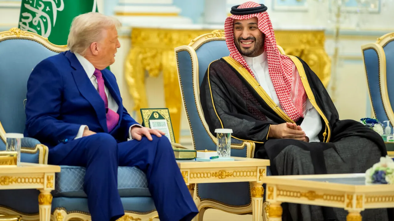 „Parteneriat - record” semnat între SUA și Arabia Saudită - 142 de miliarde de dolari pentru achiziționarea, de către Arabia Saudită, de echipamente militare americane de ultimă generație