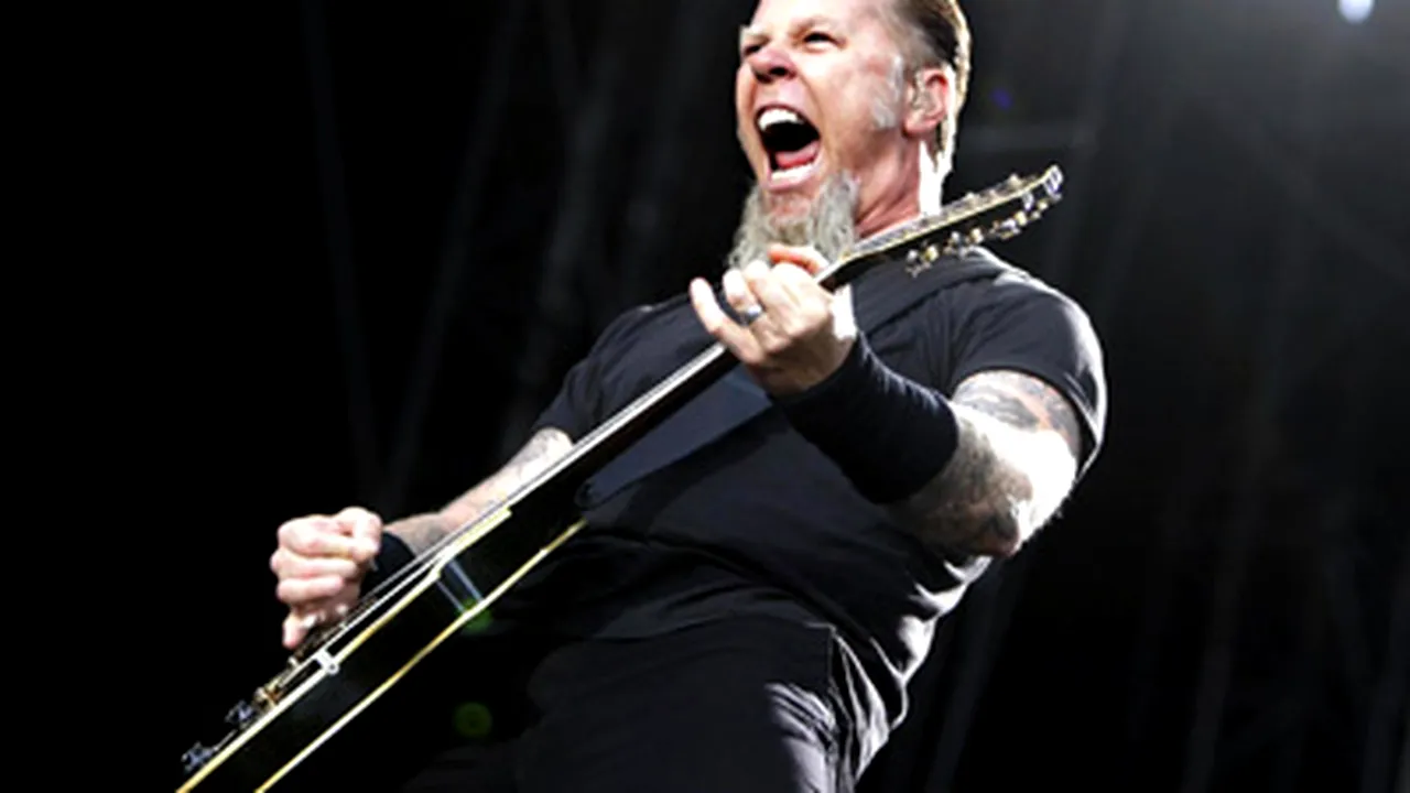 FOCUS: Metallica a făcut un show memorabil la Bucureşti, în ciuda ploii care a acompaniat concertul