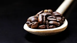 Cea mai mare companie de cafea din lume înăspreşte controalele boabelor de cafea. Ce motive de îngrijorare are