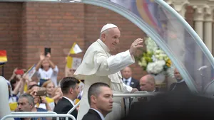 Impresii după prima zi de vizită în România: MESAJUL postat de Papa Francisc pe Twitter 