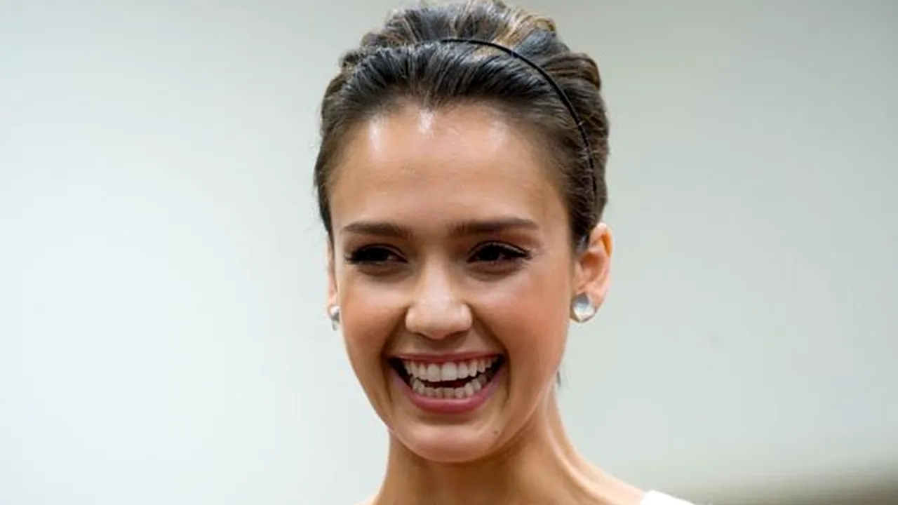 Jessica Alba este din nou însărcinată