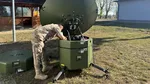 Militarii spanioli din detașamentul aerian tactic „Tigru” au instalat o antenă pentru comunicații prin satelit în România