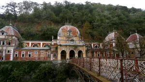 Statul român recuperează Băile Herculane: o mega-confiscare fără precedent după două decenii de jaf