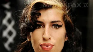 Amy Winehouse fusese avertizată de medici că va muri dacă nu renunţă la alcool