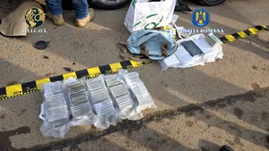 Rețea de trafic de droguri cu conexiuni în America Latină. DIICOT a reținut trei persoane