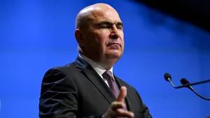 Ilie Bolojan, despre reforma salarizării: Nu ne permitem salarii mai mari la stat fără reduceri de personal