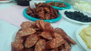 Cei mai gustoşi cârnaţi de casă din Banat, premiaţi în cadrul unui eveniment cu tradiţie de 40 de ani - FOTO