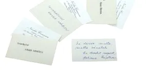 O felicitare de Anul Nou semnată de Ceauşescu şi o sabie masonică, scoase la licitaţie la Artmark