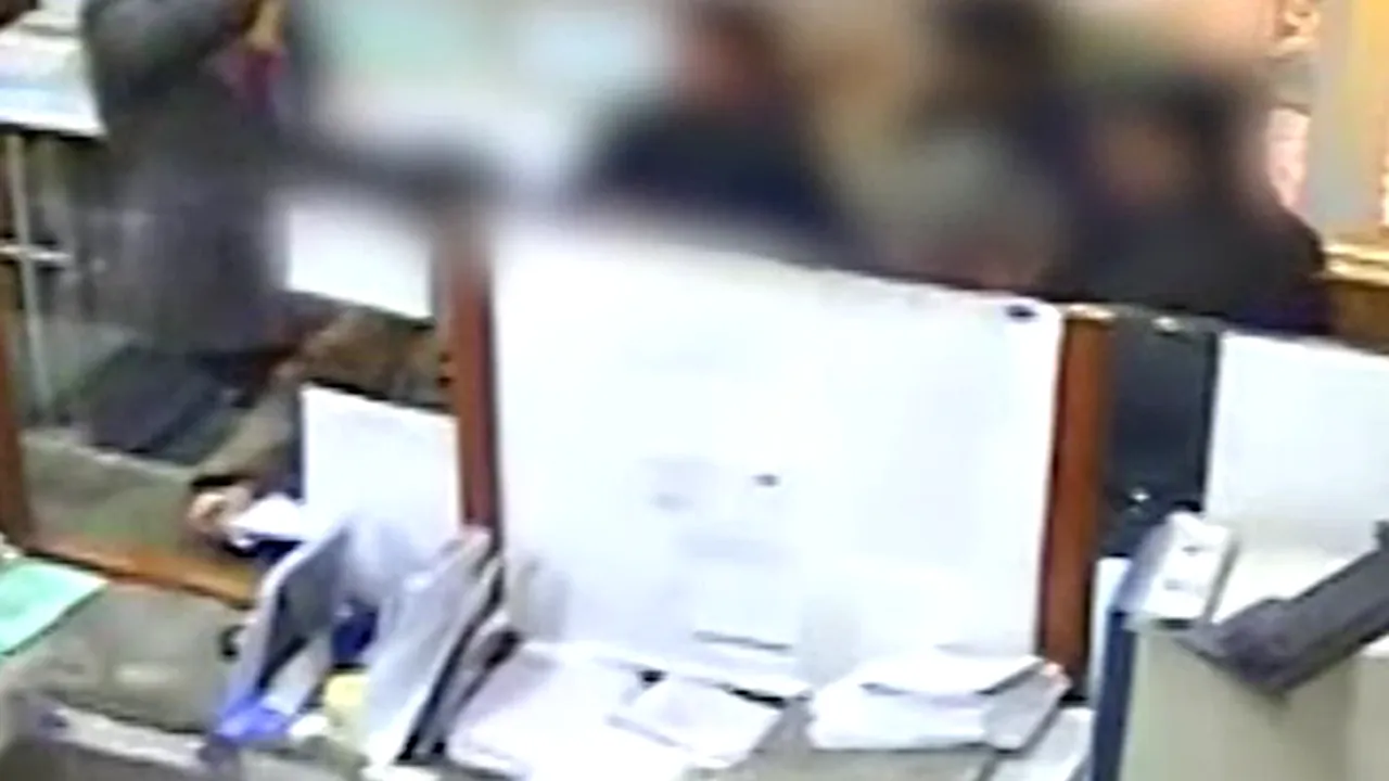 Atacul din oficiul poştal din Capitală  în imagini - VIDEO 