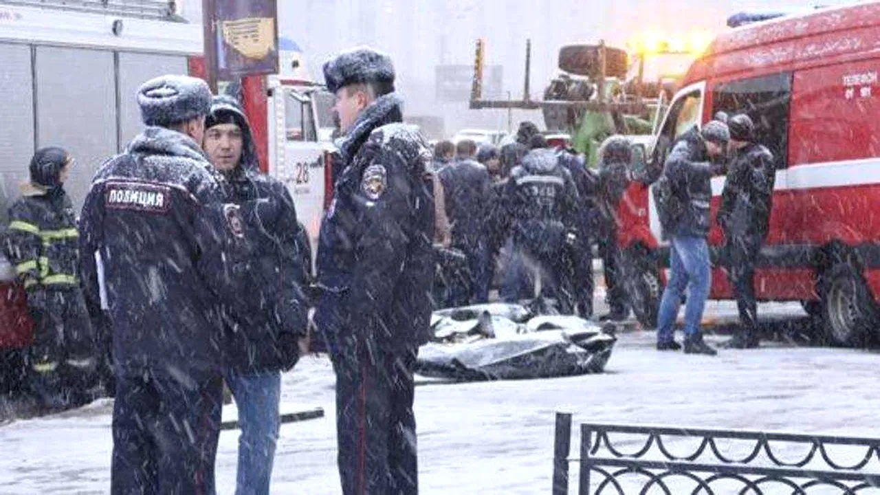 Zeci de instituţii, centre comerciale din Siberia, evacuate în urma unor ameninţări false cu bombă