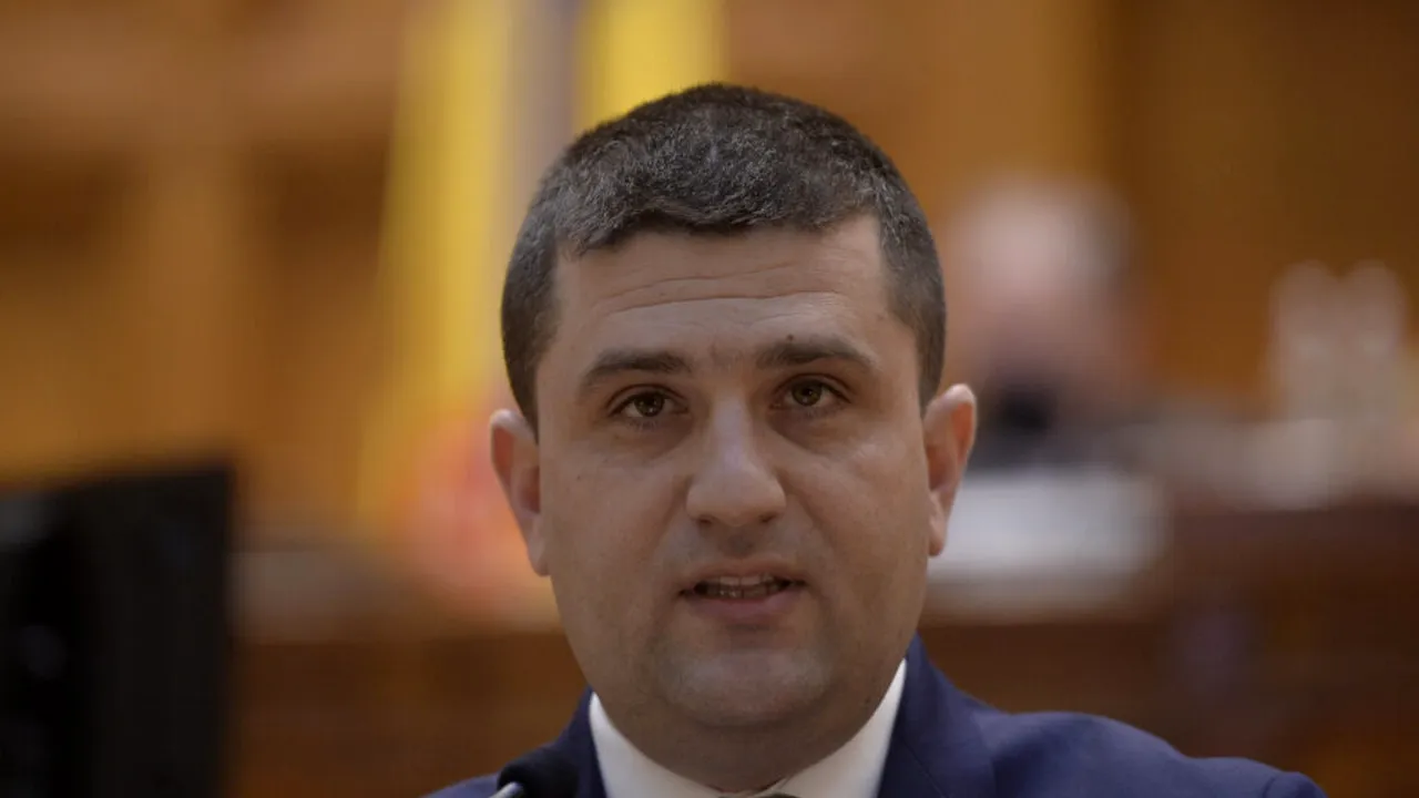 Deputat USR: Altă alunecare de teren azi noapte. Oamenii nu tac, sună, povestesc tone de nereguli