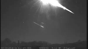 VIDEO Ding-dong! Cine e? Meteorit înregistrat de camerele video de la soneriile caselor din UK. Imaginile postate