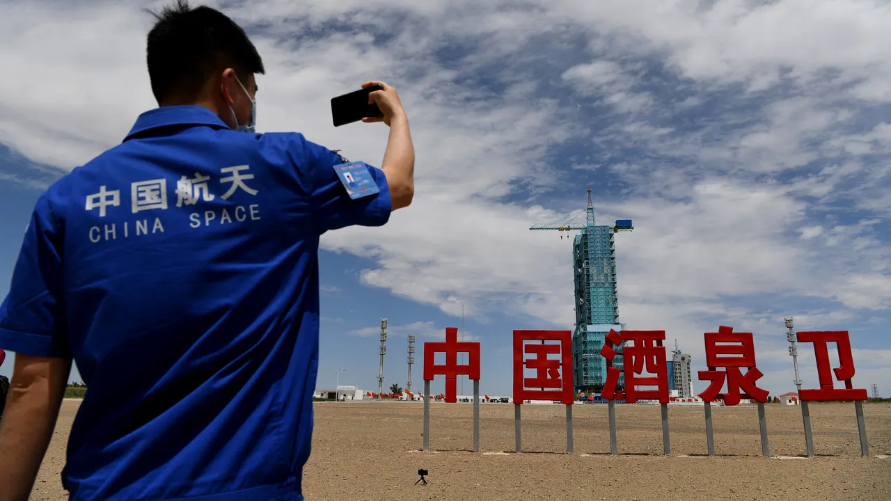 Numărătoare inversă pentru misiunea Shenzhou-12. China trimite astronauţi în premieră, pe Staţia Spaţială proprie