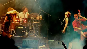 Nouvelle Vague revine la Bucureşti - VIDEO