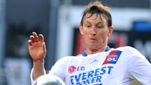 Clubul Galatasaray, dispus să ofere 4 milioane de euro pentru Kallstrom de la Lyon