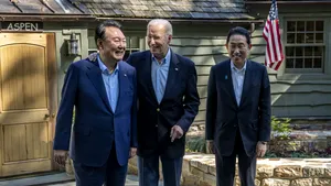 Financial Times: Acordul de la Camp David reduce tensiunile între Japonia şi Coreea de Sud