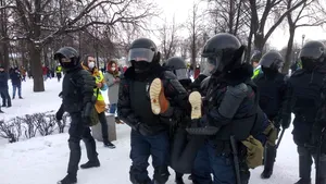 VIDEO O nouă zi de proteste în Rusia. Mii de susţinători ai lui Alexei Navalnîi şi soţia acestuia, Iulia, au fost reţinuţi UPDATE Autorităţile ruse au închis staţiile de metrou şi restricţionează circulaţia la Moscova