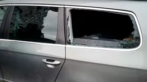 Un copil de 2 ani a rămas blocat într-o mașină, în Botoșani