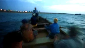 Constanţa: Trei pescari s-au răsturnat cu barca pe mare