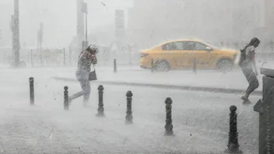 METEO Ploi și vânt în București, până sâmbătă