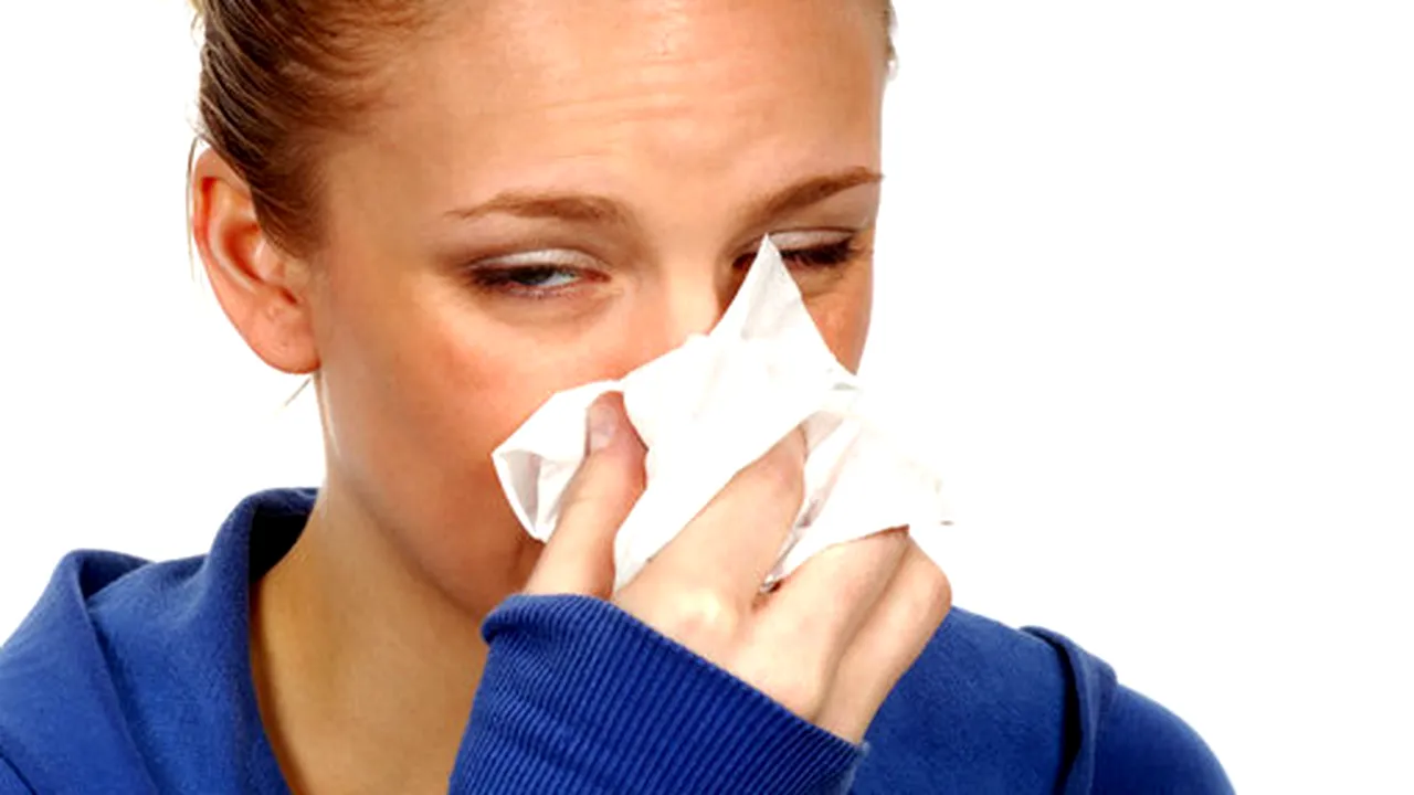 Creşte numărul de răceli şi pneumonii: Peste 100.000 de persoane s-au prezentat la medic cu infecţii respiratorii acute într-o săptămână