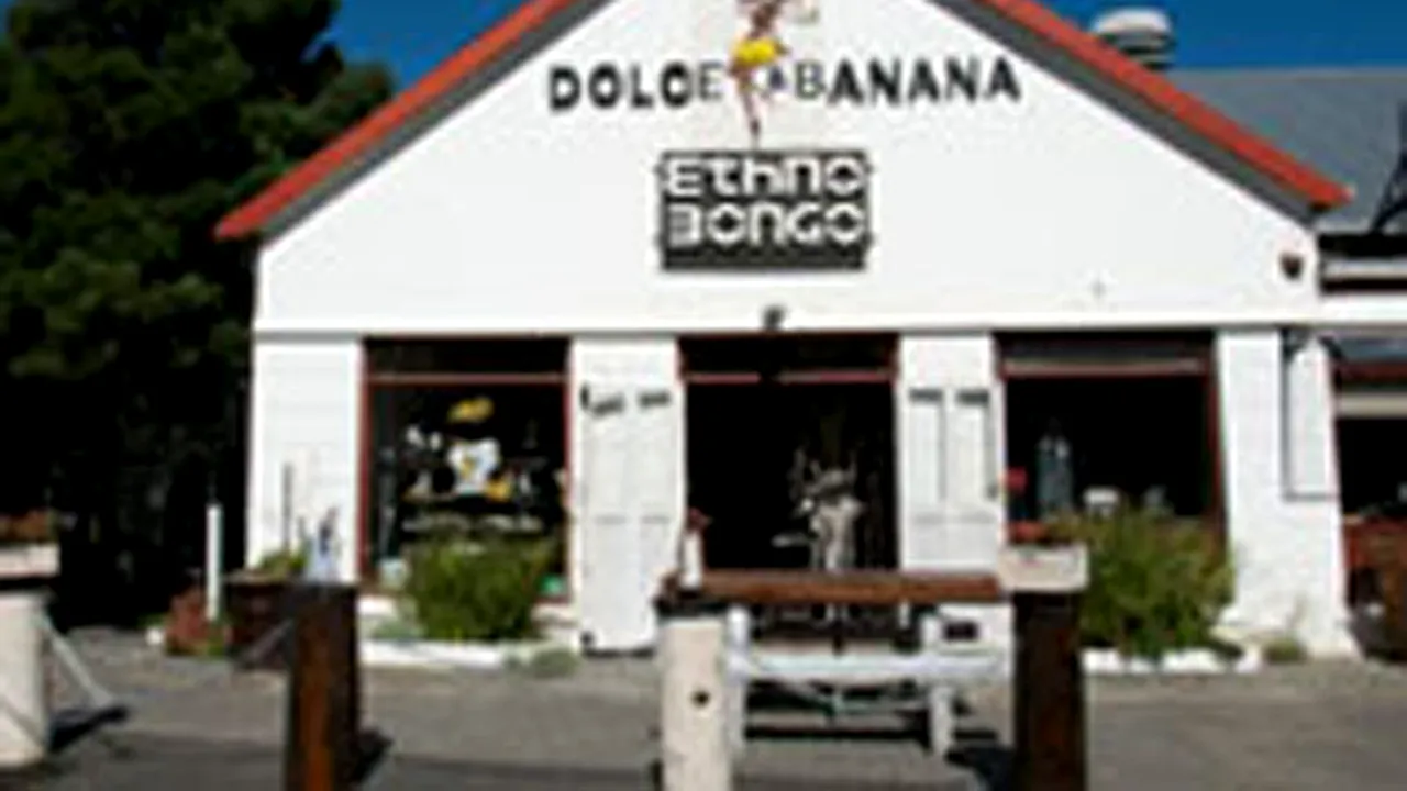 Dolce&Gabbana a dat în judecată un mic atelier artizanal sud-african care se numea Dolce and Banana - VIDEO