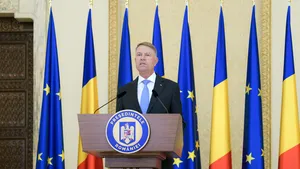 COMENTARIU Sorin Avram: Ziua în care Iohannis a îmbrăcat haina prezidenţială