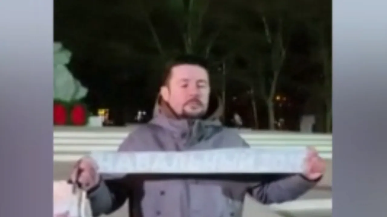 Un activist care protesta împotriva morţii lui Alexei Navalnîi a fost băgat în beci. Andrei Viazov a fost arestat la Krasnodar
