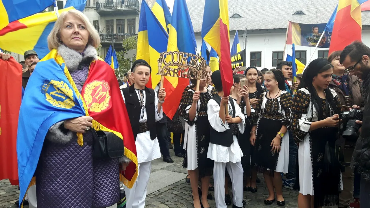Incidentele de la marşul unioniştilor, prilej de campanie şi acuzaţii între partide, Guvern şi Primărie