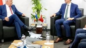 Tîlvăr a reiterat importanţa securităţii la Marea Neagră în discuţiile cu omologul său turc