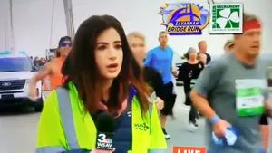 VIDEO | Gestul făcut de un bărbat în timpul unei transmisiuni live. O jurnalistă a fost şocată de incident / Ce pedeapsă a primit