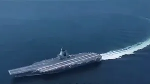 China trimite portavionul Fujian prin Strâmtoarea Taiwan spre Marea Chinei de Sud