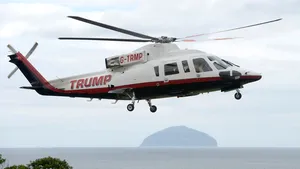 Totul despre modelul Sikorsky S-76B în care a murit Kobe Bryant. Aeronava, cu o reputaţie solidă, este populară printre VIP-uri şi şefii de stat / Cui aparţinea elicopterul