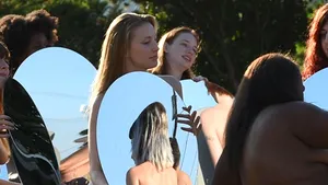 Fotografie nud de grup împotriva lui Donald Trump în Mexic: Ne perverteşte mintea şi ne face isterici - FOTO