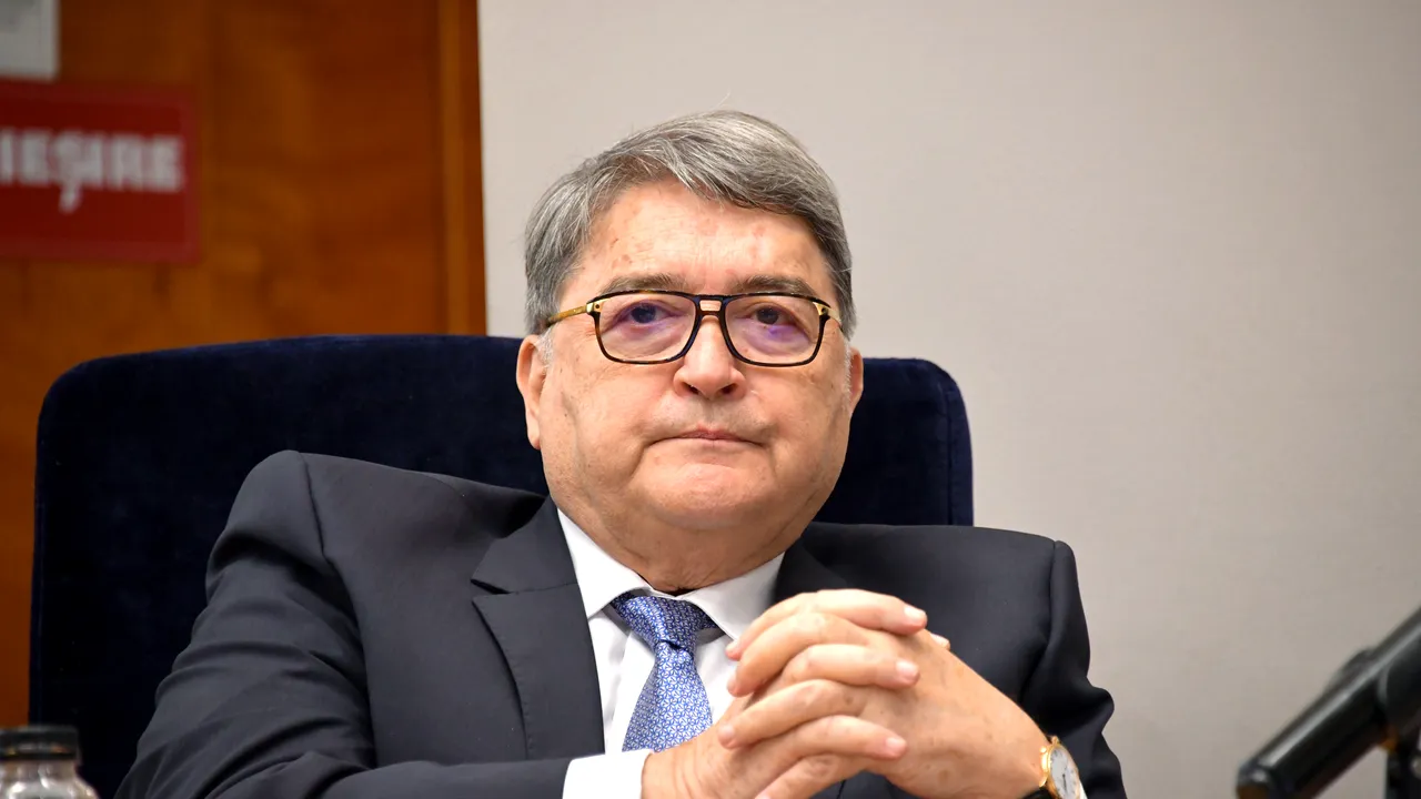 Hurezeanu, chemat în Parlament pentru a explica cum am ajuns „nepoftiţii de la Paris”