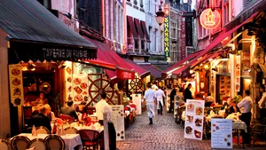 Acestea sunt oraşele turistice cu cea mai scumpă mâncare. Ce sume trebuie să scoţi din buzunar