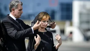 Custodele Coroanei, principele Radu şi principesa Maria, rugăciune la reşedinţa din Elveţia | FOTO