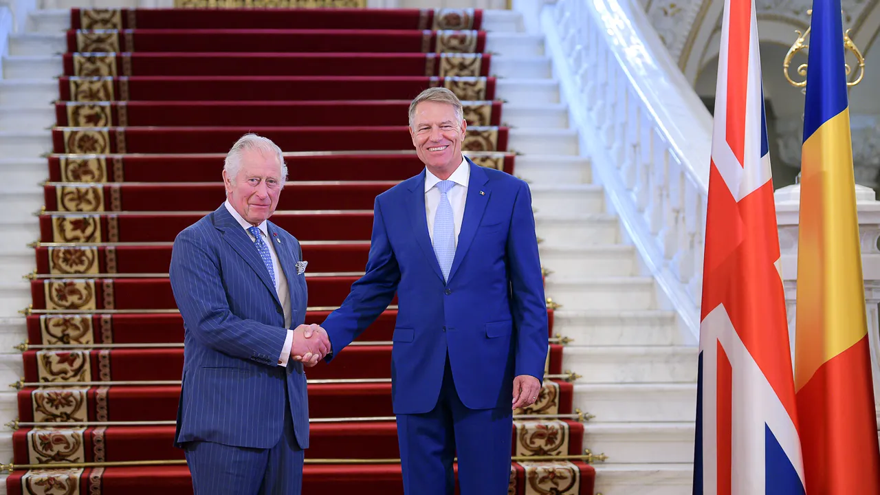 Klaus Iohannis se întâlneşte cu Regele Charles, apoi merge la înmormântarea Reginei Elisabeta