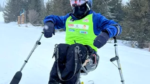 Ana Maria Brânză, campioană la scrimă, schiază împreună cu persoanele cu dizabilităţi