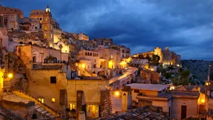 Din mizerie, în lux. Cum a devenit „rușinea Italiei
