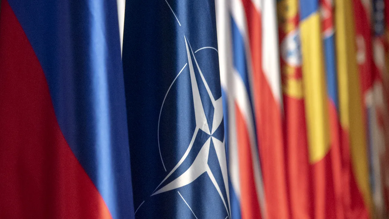 NATO îndeamnă Kosovo să reducă tensiunile cu Serbia